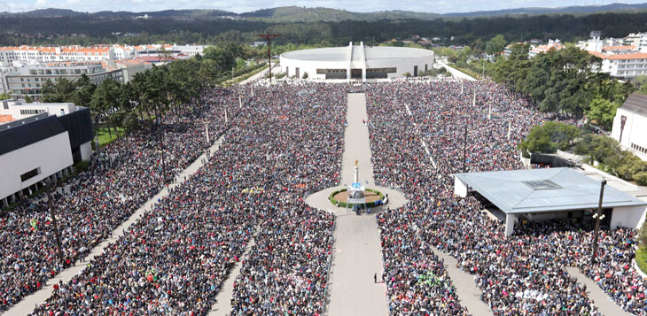 Milhares de fiéis em Fátima 
<br>Peregrinação de 13 de Maio