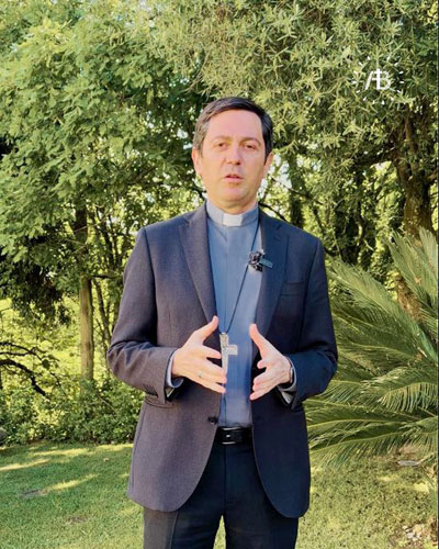 Vigília de Pentecostes congrega movimentos eclesiais e associações laicais