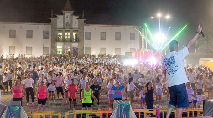 Color Run encheu ruas de Vieira